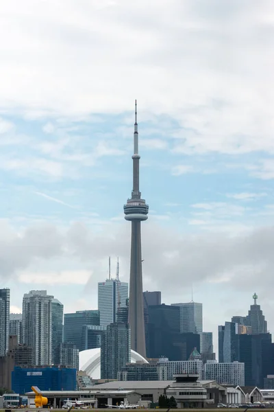 Toronto Kanada 2022 Augusztus Kilátás Toronyra Toronto Szigetekről Nappal — Stock Fotó