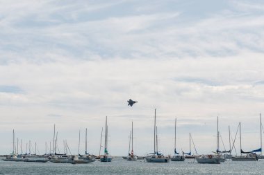 Toronto, ON, Kanada 2 Eylül 2017: Kanada Kraliçesi Beech 3nm Expeditor Toronto 'da düzenlenen 2021 Kanada Uluslararası Hava Gösterisi sırasında konser vermiştir...