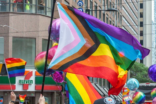 Toronto Canadá Junio 2022 Bandera Del Arco Iris Desfile Anual — Foto de Stock