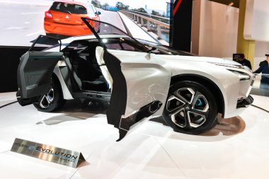 Toronto, ON, Kanada - 15 Şubat 2019: Mitsubishi e-evrim konsept otomobil Kanada Toronto Metro Toronto Kongre Merkezi 2019 Kanada Uluslararası Otomobil Fuarı 'nda temsil edilmiştir..