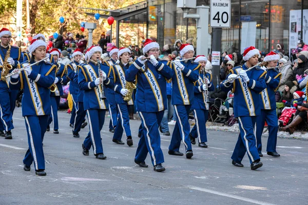 Toronto Canada November 2019 Orchestra Musicians Take Part Toronto Santa — Stock Photo, Image