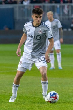 Toronto, ON, Kanada - 29 Nisan 2023: Alonso Coello # 52 orta saha oyuncusu Toronto FC (Kanada) ile New York City FC (ABD) arasında oynanan 2023 MLS Regular Season maçından önce Toronto FC antrenmanını kazandı (Score 1: 0, Toronto FC).)