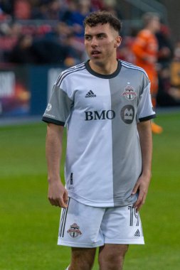 Toronto, ON, Kanada - 29 Nisan 2023: Kobe Franklin # 19 Toronto FC 'nin Toronto FC' de Toronto FC (Kanada) ile New York City FC (ABD) arasında oynanan 2023 MLS Normal Sezonu maçında defans oyuncusu)