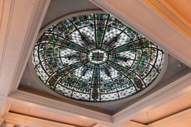 Toronto, ON, Kanada - 20 Aralık 2022: Noel zamanı Toronto 'daki Casa Loma şatosunun çatısı. Burası Kanada Ulusal Mirası 'nın bir parçası ve turistik bir yer..