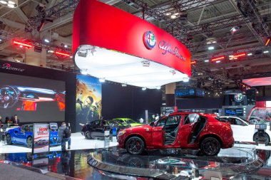 Toronto, ON, Kanada - 14 Şubat 2020: Alfa Romeo Metro Toronto Kongre Merkezi 'ndeki 2020 Kanada Uluslararası Otomobil Fuarı' nda (15-25 Şubat)
