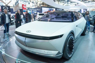 Toronto, ON, Kanada - 14 Şubat 2020: Hyundai Kanada Uluslararası Otomobil Fuarı 'nda (15-25 Şubat) sunulan 45 kavram Metro Toronto Kongre Merkezi' nde