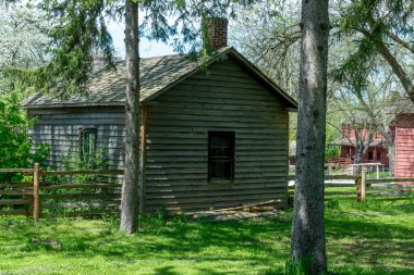 Toronto, ON, Kanada 15 Mayıs 2022: Toronto, Ontario, Kanada 'daki Black Creek Pioneer Village açık-miras müzesindeki 40' ın üzerindeki 19. yüzyıl binalarına bakın. 