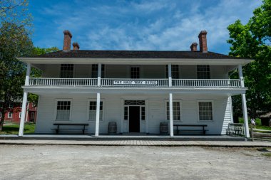 Toronto, ON, Kanada 15 Mayıs 2022: Toronto, Ontario, Kanada 'daki Black Creek Pioneer Village açık-miras müzesindeki 40' ın üzerindeki 19. yüzyıl binalarına bakın. 