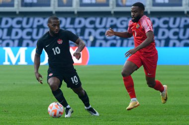 Toronto, ON, Kanada - 27 Haziran 2023: Junior Hoilett # 10, Kanada milli takımı ile Guadeloupe arasındaki 2023 Concacaf Gold Cup maçı sırasında top ile hareket etti (Skor 2: 2: 2)