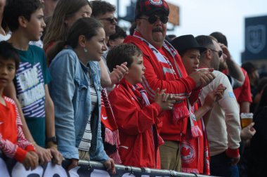 Toronto, ON, Kanada - 27 Haziran 2023: Kanada milli takımı ile Guadeloupe arasında oynanan 2023 Concacaf Gold Cup karşılaşmasında Kanada takımı taraftarları (Skor 2: 2: 2)