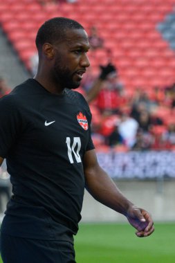 Toronto, ON, Kanada - 27 Haziran 2023: Kanada milli takımı ile Guadeloupe milli takımı arasında oynanan 2023 Concacaf Gold Cup maçı sırasında # 10.)