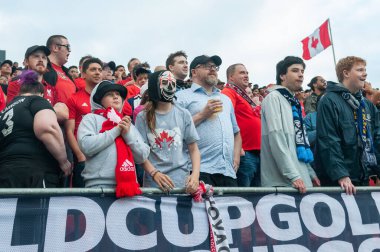 Toronto, ON, Kanada - 27 Haziran 2023: Kanada milli takım taraftarları, Kanada milli takımı ile Guadeloupe arasındaki 2023 Concacaf Gold Cup karşılaşmasında takımlarını desteklemektedir (Grup D: 2: 2)