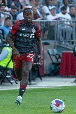 Toronto, ON, Kanada -27 Mayıs 2023: Toronto FC 'nin 22 numaralı oyuncusu Toronto FC (Kanada) ve D.C.United (ABD) arasında oynanan maçta Toronto FC' nin 22 numaralı savunucusu