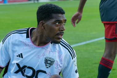 Toronto, ON, Kanada -27 Mayıs 2023: Donovan Pines # 23 of the D.C. United Toronto FC (Kanada) ile D.C.United (ABD) arasındaki MLS Normal Sezonu maçına bakıyor.