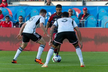 Toronto, ON, Kanada -27 Mayıs 2023: Toronto FC 'nin 24 nolu Lorenzo Insigne # Toronto FC' nin 24 nolu forveti Toronto FC (Kanada) ile D.C.United (ABD) arasında oynanan MLS Normal Sezonu karşılaşmasında rakipleri geçmek için yarışır..