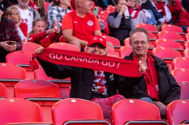 Toronto, ON, Kanada - 26 Eylül 2023: Kanada bayanlar ve Jamaika milli takımı arasındaki 2023 Concacaf W Olimpik Play-in maçı boyunca Kanadalı taraftar ve taraftarlar (Skor 2: 1)