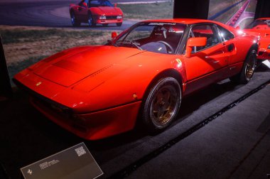 Toronto, ON, Kanada - 16 Şubat 2024: Ferrari Metro Toronto Kongre Merkezi 'nde tanıtıldı