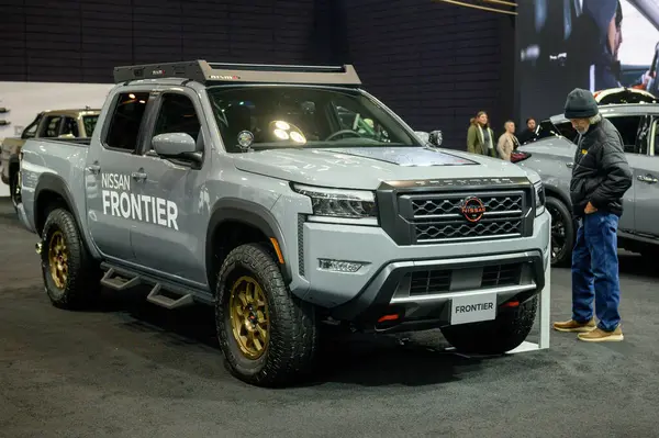 Toronto, ON, Kanada - 16 Şubat 2024: Nissan Sınır Metro Toronto Kongre Merkezi 'nde sunuldu