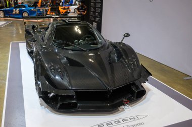 Toronto, ON, Kanada - 16 Şubat 2024: Pagani Zonda R Sıvı, Metro Toronto Kongre Merkezi 'nde Pfaff Auto Group tarafından sunulmaktadır