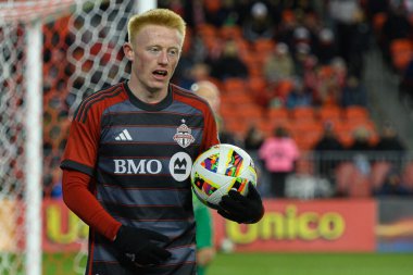 Toronto, ON, Kanada -23 Mart 2024: Matthew Longstaff # 8 Toronto FC portresinin orta saha oyuncusu Toronto FC (Kanada) ile Atlanta United (ABD) arasında oynanan MLS Normal Sezonu maçı sırasında)