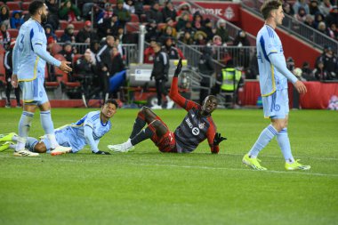 Toronto, ON, Kanada -23 Mart 2024: Toronto FC # 99 numaralı Prens Osei Owusu Toronto FC 'de Toronto FC (Kanada) ile Atlanta United (ABD) arasında oynanan MLS Normal Sezonu karşılaşması sırasında bir sahada (Skoru 2: 0))