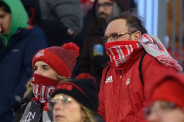 Toronto, ON, Kanada -23 Mart 2024: Toronto FC Toronto taraftarları eşarplarını Toronto FC (Kanada) ile Atlanta United (ABD) arasında oynanan MLS Normal Sezonu maçında saklıyorlar (Skoru 2: 0))