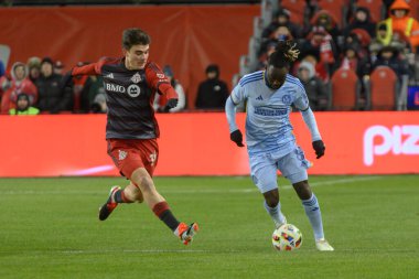 Toronto, ON, Kanada -23 Mart 2024: Tristan Muyumba # 8 Atlanta United defans oyuncusu Toronto FC (Kanada) ile Atlanta United (ABD) arasında oynanan MLS Normal Sezonu maçında topla hareket ediyor (Score 2: 0))