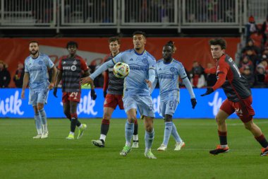 Toronto, ON, Kanada -23 Mart 2024: Elio Nicolas de Araujo Firmino # 30 forvet Atlanta United forveti MLS Regular Sezonu maçında Toronto FC (Kanada) ve Atlanta United (ABD) arasında BMO Field 'da oynanan maçta top ile birlikte (Score 2: 0).)