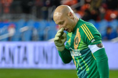 Toronto, ON, Kanada -23 Mart 2024: Toronto FC (Kanada) ile Atlanta United (ABD) arasında oynanan MLS Normal Sezonu maçında Atlanta United 'ın 1 numaralı kalecisi Brad Guzan (2: 0))