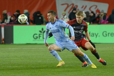 Toronto, ON, Kanada -23 Mart 2024: Brooks Lennon # 11 Atlanta United defansı Toronto FC (Kanada) ile Atlanta United (ABD) arasındaki MLS Normal Sezonu maçında topa bakıyor (Skoru 2: 0))