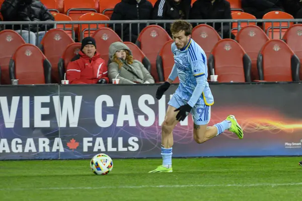 Toronto, ON, Kanada -23 Mart 2024: Saba Lobzhanidze # 9 Atlanta United defans oyuncusu Toronto FC (Kanada) ile Atlanta United (ABD) arasında oynanan MLS Normal Sezonu maçında topla hareket ediyor (Score 2: 0))