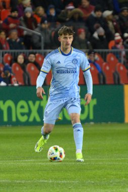 Toronto, ON, Kanada -23 Mart 2024: Noah Cobb # 24 Atlanta United defans oyuncusu Toronto FC (Kanada) ve Atlanta United (ABD) arasında oynanan MLS Normal Sezonu maçında top ile BMO Field 'da (Skor 2: 0))