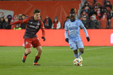 Toronto, ON, Kanada -23 Mart 2024: Tristan Muyumba # 8 Atlanta United defans oyuncusu Toronto FC (Kanada) ile Atlanta United (ABD) arasında oynanan MLS Normal Sezonu maçında topla hareket ediyor (Score 2: 0))