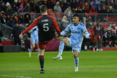 Toronto, ON, Kanada -23 Mart 2024: Elio Nicolas de Araujo Firmino # 30 numaralı Atlanta United forveti, Toronto FC (Kanada) ile Atlanta United (ABD) arasında oynanan MLS Normal Sezonu karşılaşmasında topu blokluyor.)