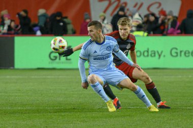 Toronto, ON, Kanada -23 Mart 2024: Brooks Lennon # 11 Atlanta United defansı Toronto FC (Kanada) ile Atlanta United (ABD) arasındaki MLS Normal Sezonu maçında topa bakıyor (Skoru 2: 0))