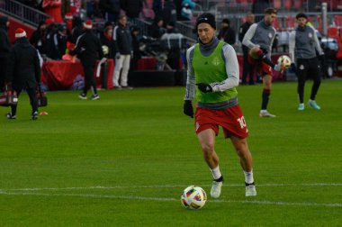 Toronto, ON, Kanada -23 Mart 2024: Federico Bernardeschi # 10 forvet Toronto FC forveti, Toronto FC (Kanada) ile Atlanta United (ABD) arasında oynanan MLS Normal Sezonu karşılaşmasından önce topla ısındı (Skoru 2: 0))