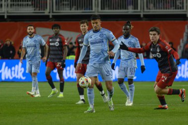 Toronto, ON, Kanada -23 Mart 2024: Elio Nicolas de Araujo Firmino # 30 forvet Atlanta United forveti MLS Regular Sezonu maçında Toronto FC (Kanada) ve Atlanta United (ABD) arasında BMO Field 'da oynanan maçta top ile birlikte (Score 2: 0).)