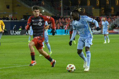 Toronto, ON, Kanada -23 Mart 2024: Tristan Muyumba # 8 Atlanta United defans oyuncusu Toronto FC (Kanada) ile Atlanta United (ABD) arasında oynanan MLS Normal Sezonu maçında topla hareket ediyor (Score 2: 0))