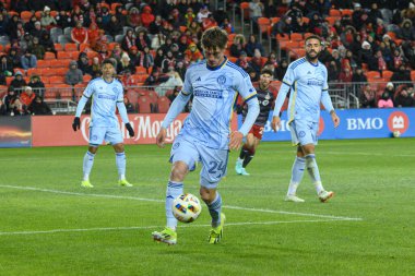 Toronto, ON, Kanada -23 Mart 2024: Noah Cobb # 24 Atlanta United defans oyuncusu Toronto FC (Kanada) ve Atlanta United (ABD) arasında oynanan MLS Normal Sezonu maçında topla hareket ediyor (Skoru 2: 0))