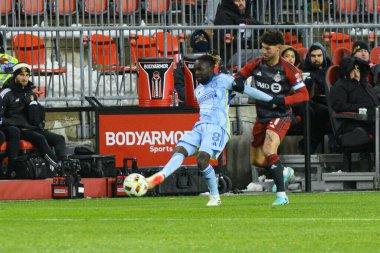 Toronto, ON, Kanada -23 Mart 2024: Tristan Muyumba # 8 Atlanta United defans oyuncusu Toronto FC (Kanada) ile Atlanta United (ABD) arasında oynanan MLS Normal Sezonu maçında topa vuruyor (Score 2: 0))