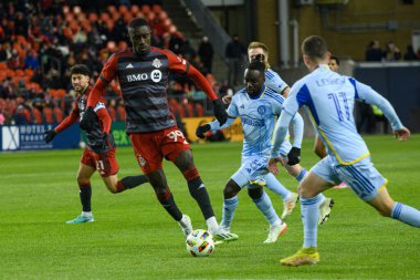 Toronto, ON, Kanada -23 Mart 2024: Toronto FC 'nin 99 no' lu forveti Toronto FC (Kanada) ile Atlanta United (ABD) arasında oynanan MLS Normal Sezonu maçında topla hareket ediyor (Score 2: 0))