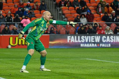 Toronto, ON, Kanada -23 Mart 2024: Brad Guzan # 1 Atlanta United kalecisi Toronto FC (Kanada) ile Atlanta United (ABD) arasındaki MLS Normal Sezonu maçında BMO Field 'da (Skoru 2: 0))