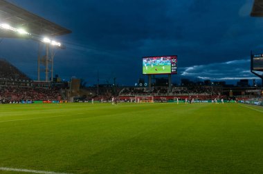 Toronto, ON, Kanada - 20 Nisan 2024: Toronto FC (Kanada) ve New England Revolution (ABD) arasındaki MLS Normal Sezonu maçı sırasında BMO Saha Görüşü)
