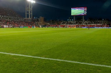 Toronto, ON, Kanada - 20 Nisan 2024: Toronto FC (Kanada) ve New England Revolution (ABD) arasındaki MLS Normal Sezonu maçı sırasında BMO Saha Görüşü)