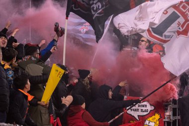 Toronto, ON, Kanada - 20 Nisan 2024: Toronto FC taraftarları Toronto FC (Kanada) ile New England Revolution (ABD) arasında oynanan MLS Normal Sezonu maçı sırasında