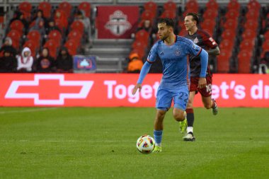 Toronto, ON, Kanada - 11 Mayıs 2024: Kevin O 'Toole # 22 ileri New York City FC Toronto FC (Kanada) ile New York City FC (ABD) arasında oynanan maçta topla hareket ediyor