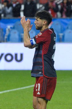 Toronto, ON, Kanada - 11 Mayıs 2024: Jonathan Osorio # 21 orta saha oyuncusu Toronto FC (Kanada) ile New York City FC (ABD) arasındaki maçtan sonra