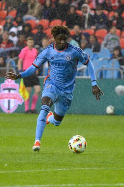 Toronto, ON, Kanada - 11 Mayıs 2024: New York City FC 'nin 88 numaralı forveti Toronto FC (Kanada) ile New York City FC (ABD) arasında oynanan maçta topla birlikte hareket ediyor.