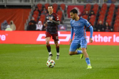 Toronto, ON, Kanada - 11 Mayıs 2024: Kevin O 'Toole # 22 ileri New York City FC Toronto FC (Kanada) ile New York City FC (ABD) arasında oynanan maçta topla hareket ediyor