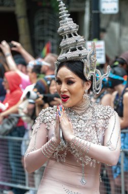 Toronto, ON, Kanada 30 Haziran 2024: Toronto 'daki 2024 Geleneksel Onur Yürüyüşü' ne Halk katıldı..